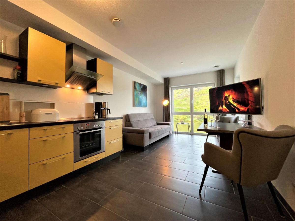 Moselpromenade Villa Moselufer, Panorama & Burg Cochem Blick, Netflix, Balkon Exterior foto